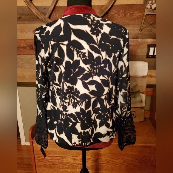 Alfani Navy Blue & White Floral Blouse - Picture 5 of 9